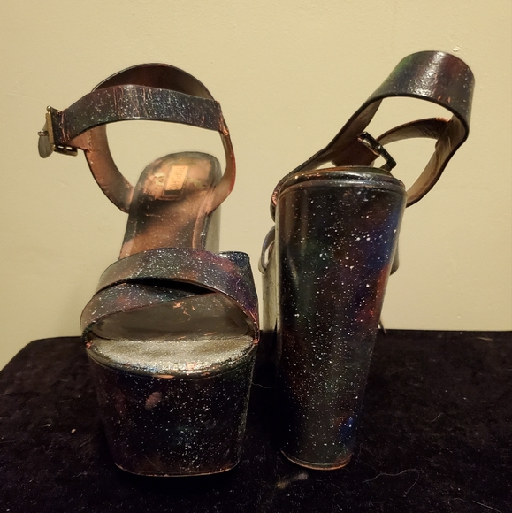 Hand painted galaxy platforms - Picture 4 of 5